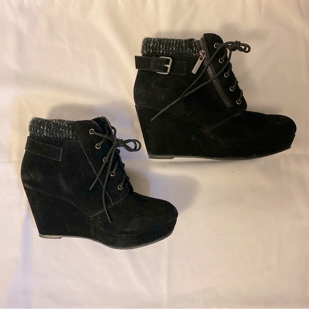 Shoedazzle wedge booties